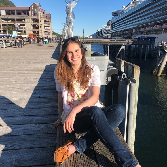 Meet your Posher, Heather - Picture 2 of 6